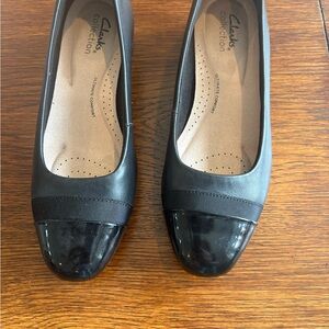 Clarks Women's Black Patent Toe Flats